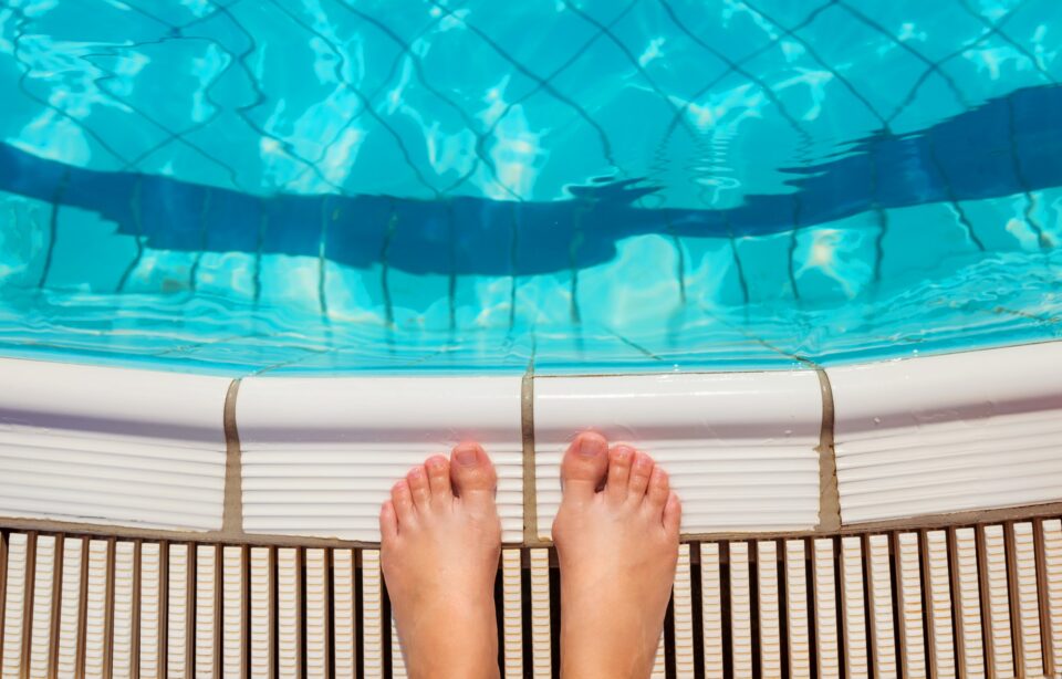 Feet at the swimming pool